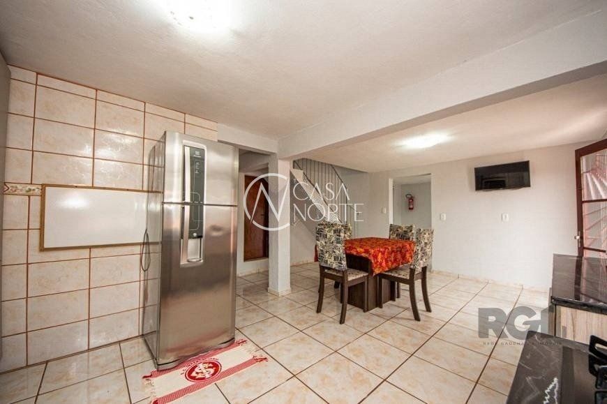 Casa à venda com 3 quartos, 158m², 3 vagas, Avenida Gomes de Carvalho no bairro Passo das Pedras em Porto Alegre