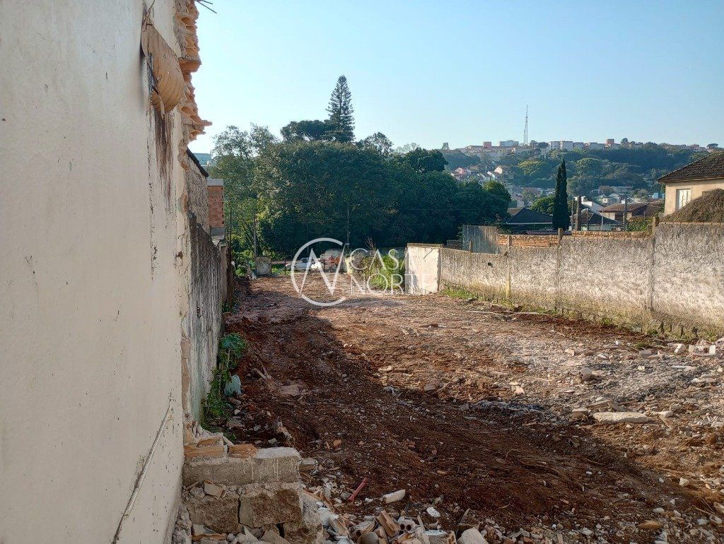 Terreno à venda  com 544m², Avenida Quarai no bairro Nonoai em Porto Alegre