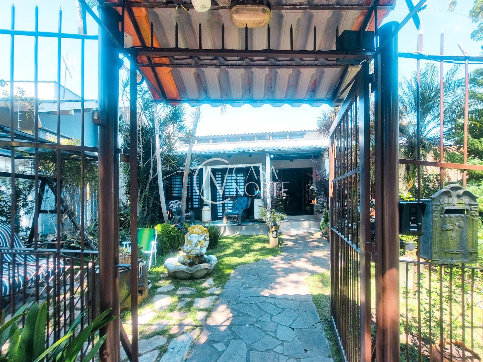 Casa à venda com 5 quartos, 527m², 2 suítes, 2 vagas, Rua Fernando Osório no bairro Teresópolis em Porto Alegre