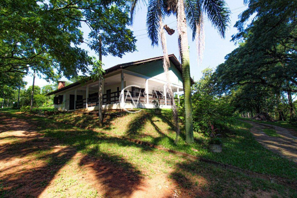 Sítio à venda com 2 quartos, 12114m², 2 suítes, 2 vagas, Gedeon Leite no bairro Hípica em Porto Alegre