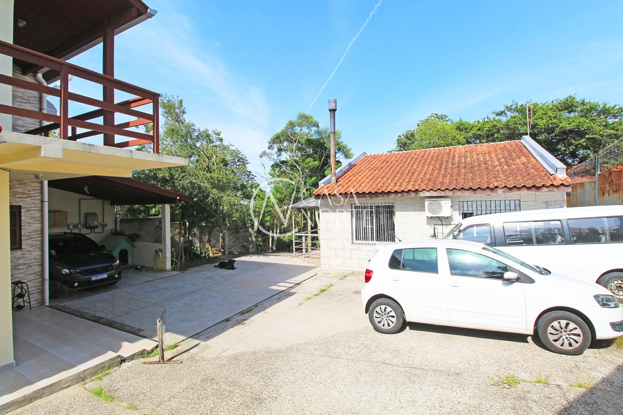 Casa à venda com 3 quartos, 332m², 1 suíte, 3 vagas, Avenida Professor Oscar Pereira no bairro Cascata em Porto Alegre