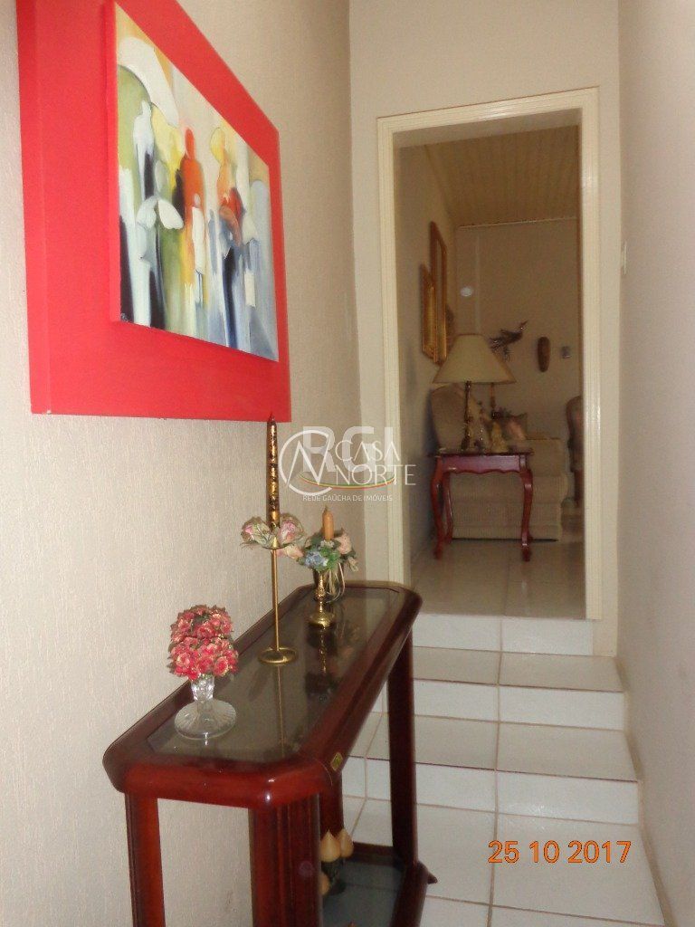 Casa à venda com 2 quartos, 102m², 1 suíte, 1 vaga, Rua Cachoeira no bairro Nonoai em Porto Alegre