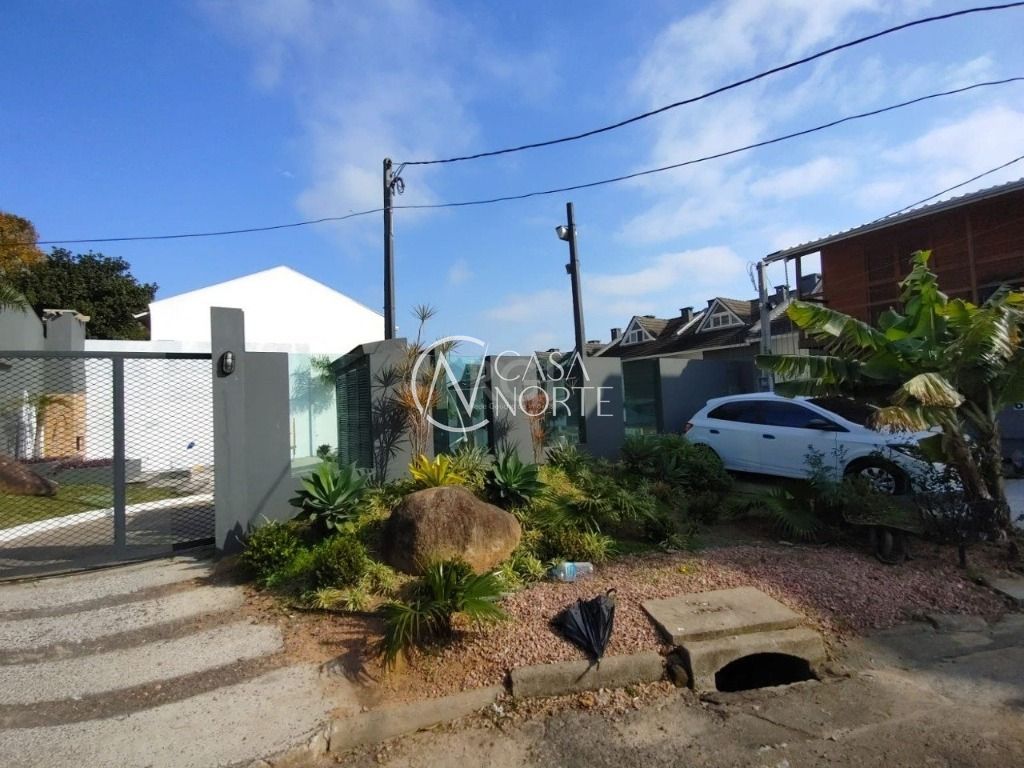 Casa de Condomínio à venda com 3 quartos, 134m², 1 suíte, 2 vagas, Rua Manuele Cristiane Gonçalves no bairro Vila Nova em Porto Alegre