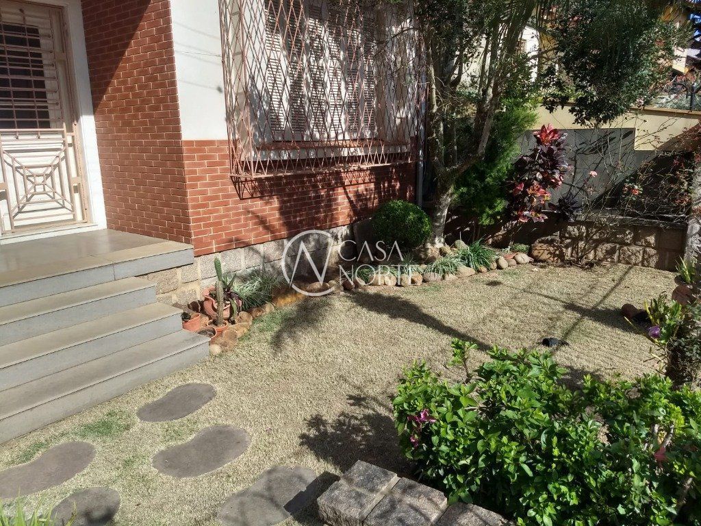 Casa à venda com 3 quartos, 168m², 3 vagas, Rua Frederico Etzberger no bairro Nonoai em Porto Alegre