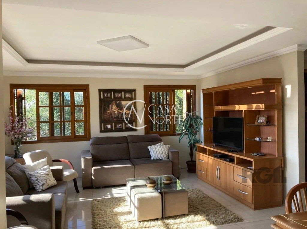 Casa à venda com 3 quartos, 234m², 2 suítes, 3 vagas, Rua Dolores Duran no bairro Lomba do Pinheiro em Porto Alegre