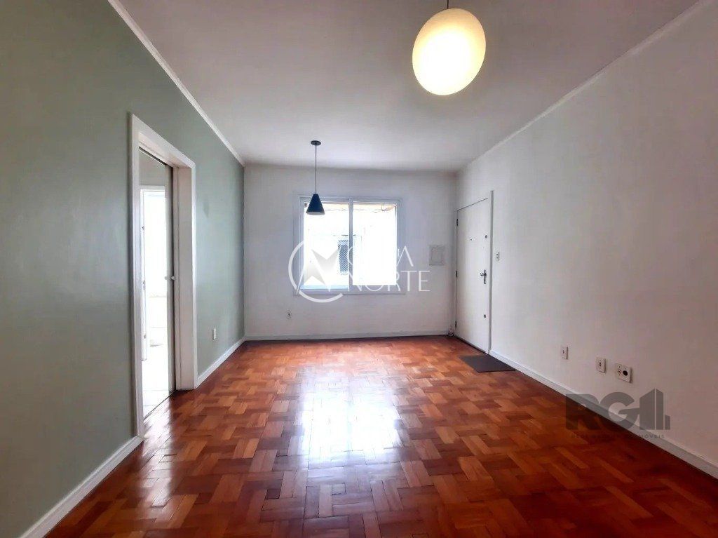 Apartamento à venda com 2 quartos, 57m², Rua Garibaldi no bairro Independência em Porto Alegre