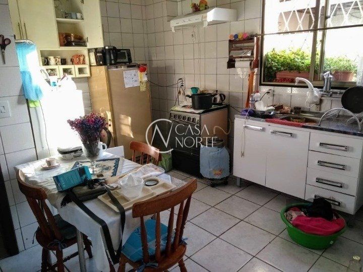 Casa Comercial à venda  com 550m², Avenida Teresópolis no bairro Teresópolis em Porto Alegre