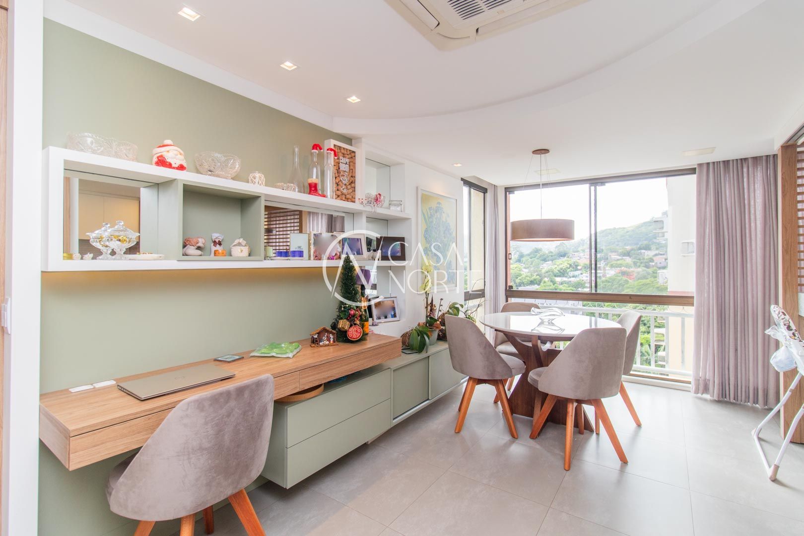 Apartamento à venda com 3 quartos, 93m², 1 suíte, 2 vagas, Rua Bispo William Thomas no bairro Teresópolis em Porto Alegre