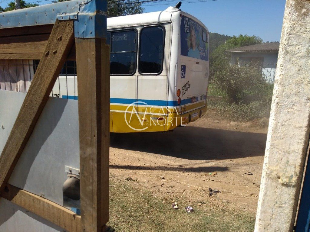 Terreno à venda  com 420m², Travessa Oswaldo de Deus e Silva no bairro Vila Nova em Porto Alegre