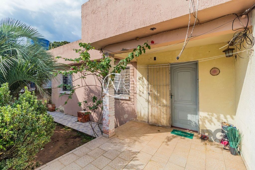 Casa à venda com 2 quartos, 104m², 2 vagas, Beco Antônio Nunes Vicente no bairro Lomba do Pinheiro em Porto Alegre
