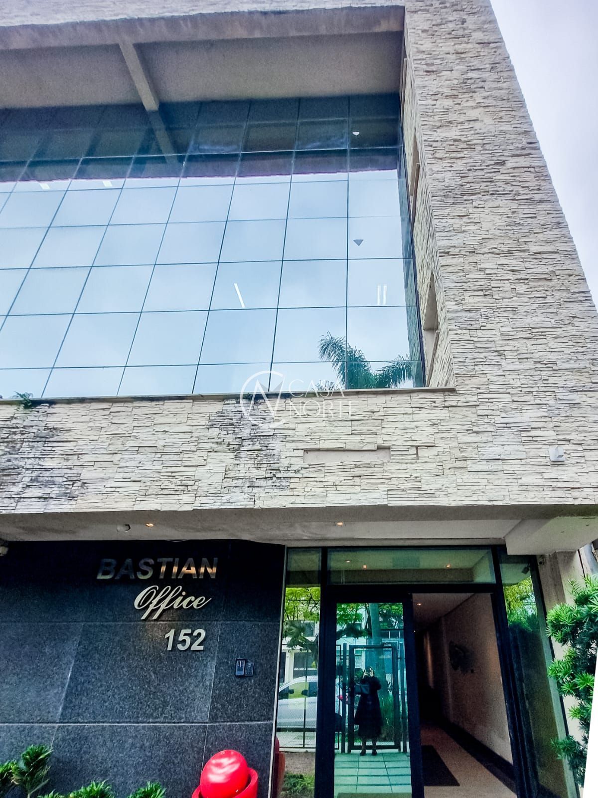 Sala Comercial à venda , 84m², 1 vaga, Avenida Bastian no bairro Menino Deus em Porto Alegre