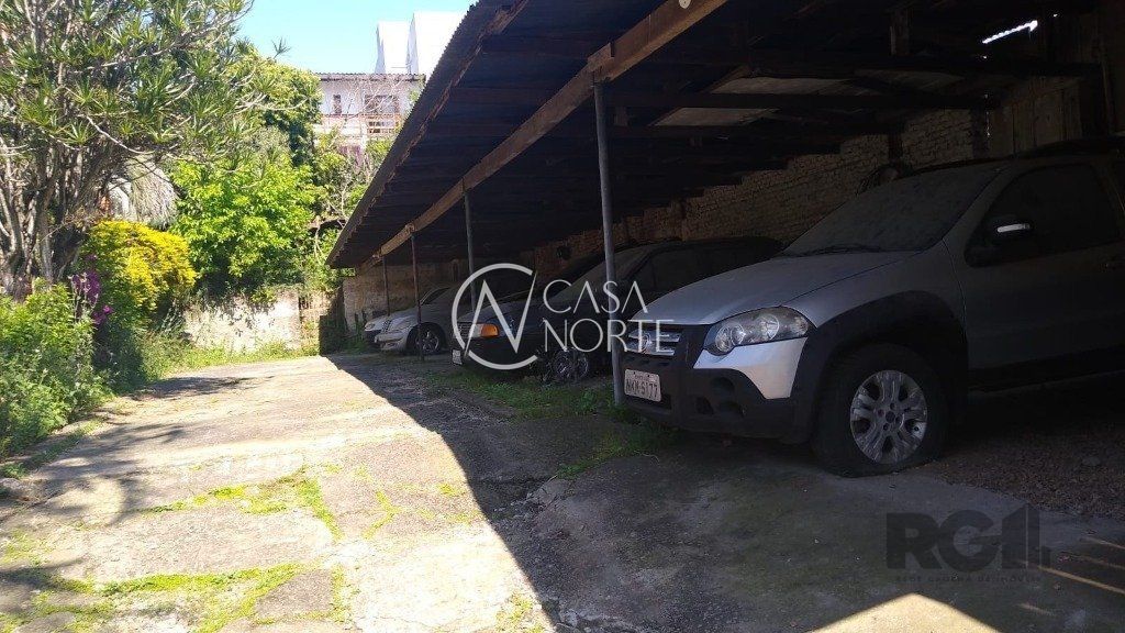 Terreno à venda  com 296m², Rua Aldrovando Leão no bairro Vila Jardim em Porto Alegre