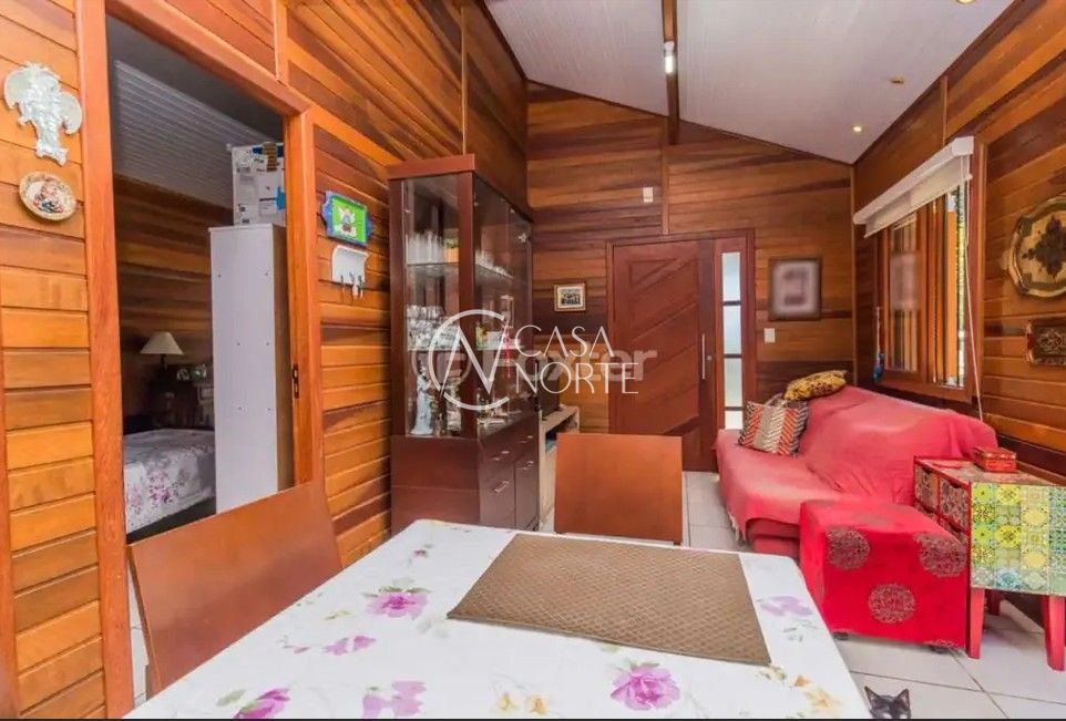 Casa à venda com 4 quartos, 114m², 2 vagas, Rua Padre Teschauer no bairro Glória em Porto Alegre