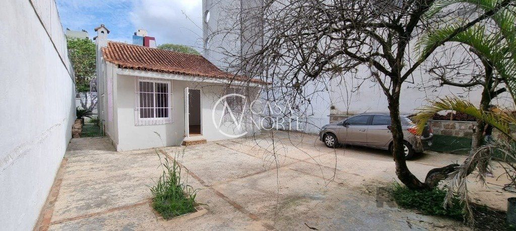 Casa à venda com 2 quartos, 105m², 5 vagas, Rua Felizardo Furtado no bairro Petrópolis em Porto Alegre