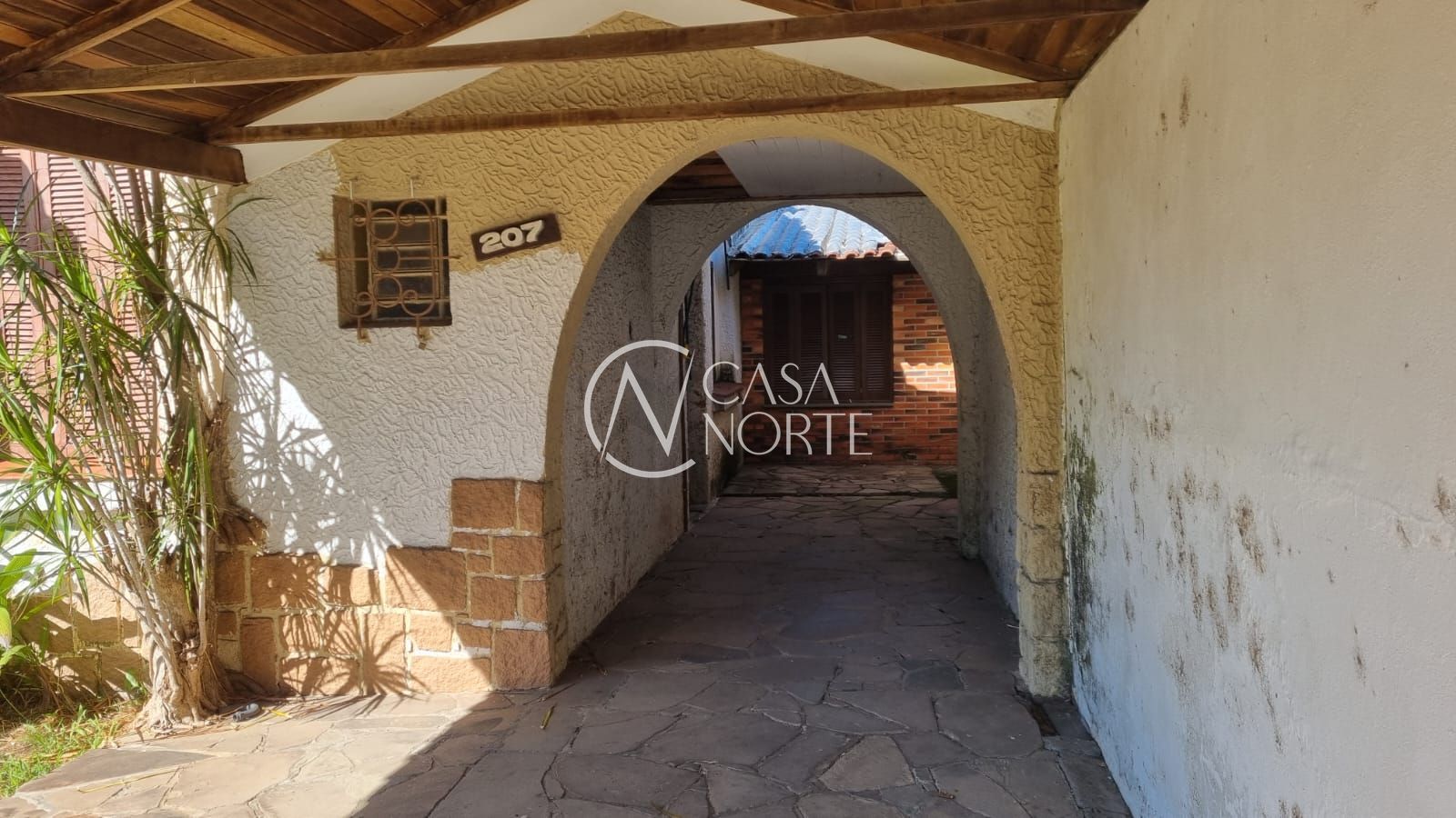 Casa à venda com 3 quartos, 100m², 1 vaga, Rua Professor Carvalho Freitas no bairro Teresópolis em Porto Alegre