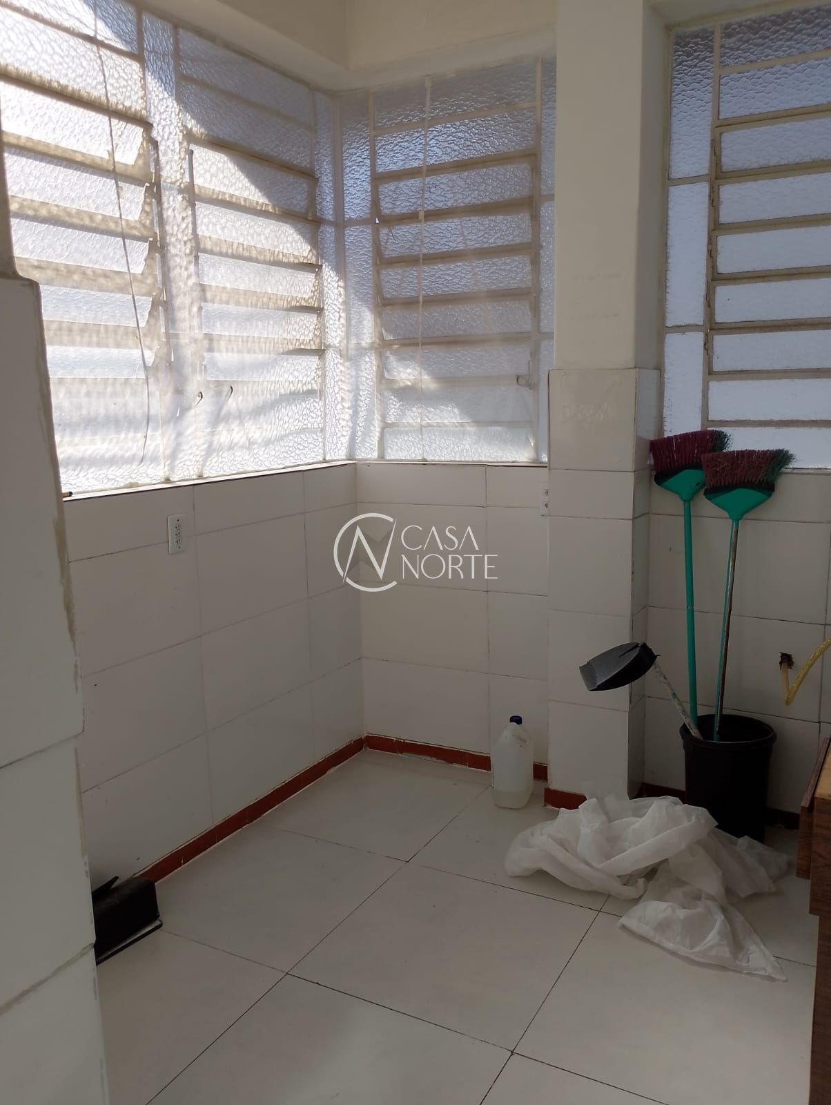 Casa à venda com 3 quartos, 109m², 1 suíte, 2 vagas, Avenida Clemenciano Barnasque no bairro Teresópolis em Porto Alegre