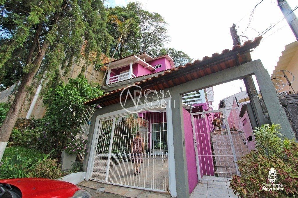 Casa à venda com 3 quartos, 160m², 1 suíte, 2 vagas, Rua Erechim no bairro Nonoai em Porto Alegre