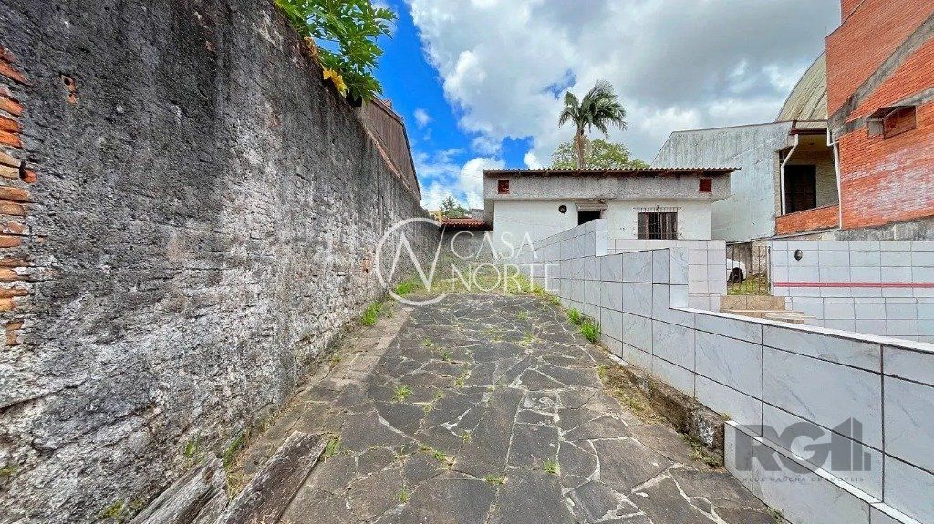 Terreno à venda  com 528m², Rua Álvaro Nicofé no bairro Vila Jardim em Porto Alegre