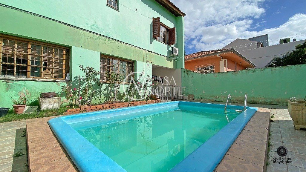 Casa à venda com 5 quartos, 400m², 1 suíte, 3 vagas, Rua Leite de Castro no bairro Jardim Itu em Porto Alegre