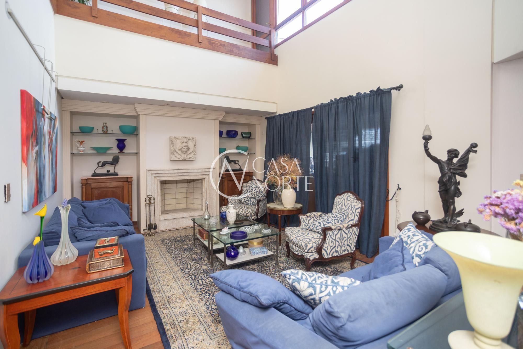 Cobertura à venda com 5 quartos, 603m², 2 suítes, 3 vagas, Rua Castro Alves no bairro Rio Branco em Porto Alegre