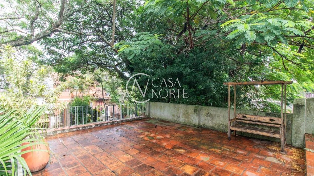 Casa à venda com 3 quartos, 152m², 1 suíte, 2 vagas, Rua Silvério Souto no bairro Teresópolis em Porto Alegre