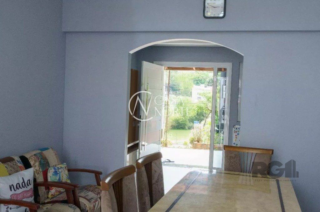 Casa à venda com 3 quartos, 164m², 1 suíte, 3 vagas, Avenida Antônio Carvalho no bairro Jardim Carvalho em Porto Alegre