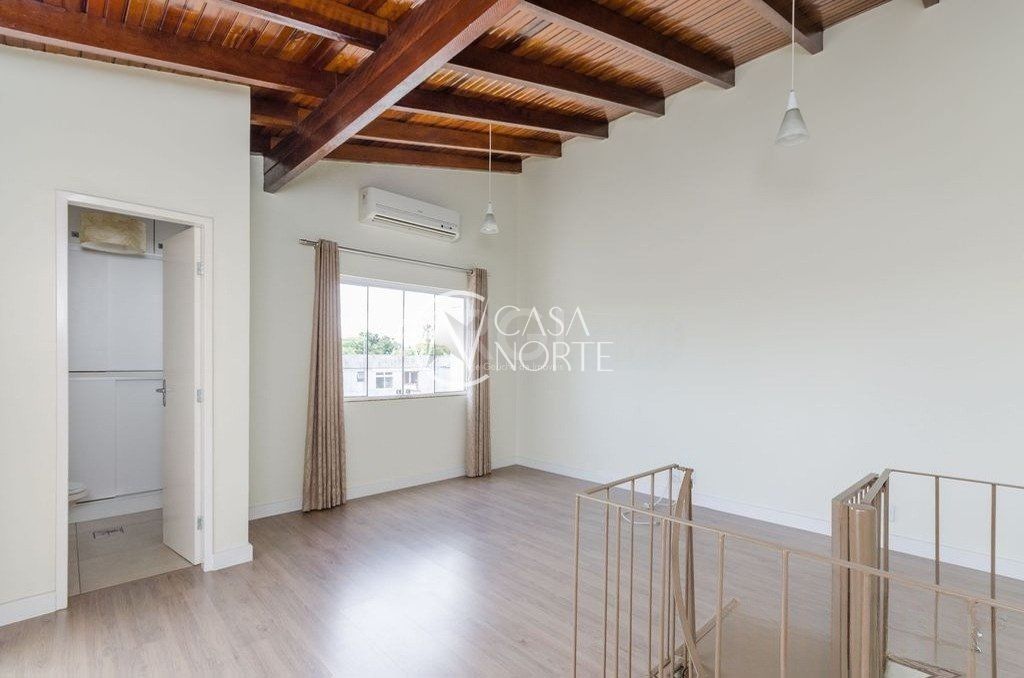 Cobertura à venda com 2 quartos, 75m², 1 vaga, Rua Fagundes Varela no bairro Santo Antônio em Porto Alegre