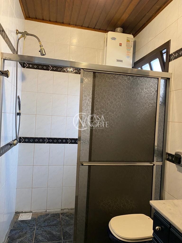 Casa à venda com 6 quartos, 330m², 3 vagas, Rua Gaurama no bairro Cavalhada em Porto Alegre