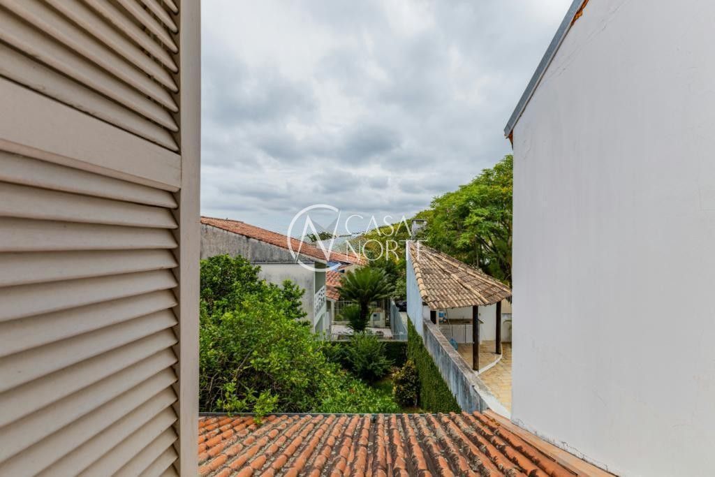 Casa à venda com 3 quartos, 162m², 1 suíte, 2 vagas, Rua Professora Thereza Noronha no bairro Espírito Santo em Porto Alegre