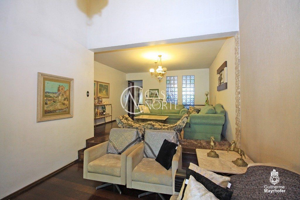 Casa à venda com 3 quartos, 225m², 1 suíte, 4 vagas, Rua João Mora no bairro Camaquã em Porto Alegre