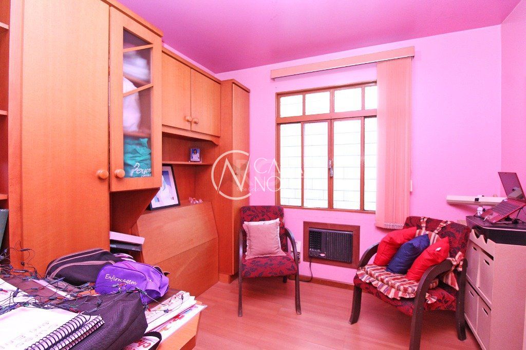 Casa à venda com 4 quartos, 280m², 1 suíte, 4 vagas, Rua Panama no bairro Bom Jesus em Porto Alegre