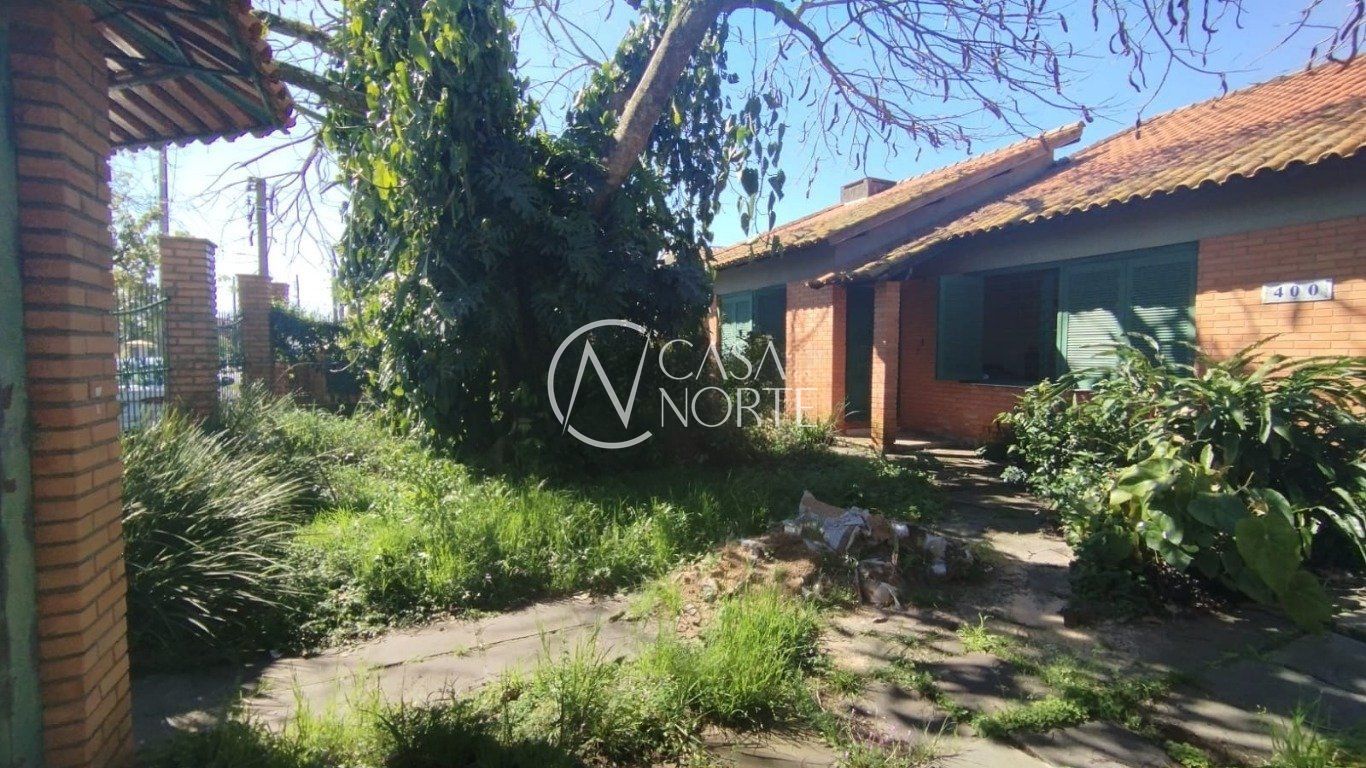 Casa à venda com 3 quartos, 257m², 1 suíte, 3 vagas, Avenida Orleaes no bairro Guarujá em Porto Alegre