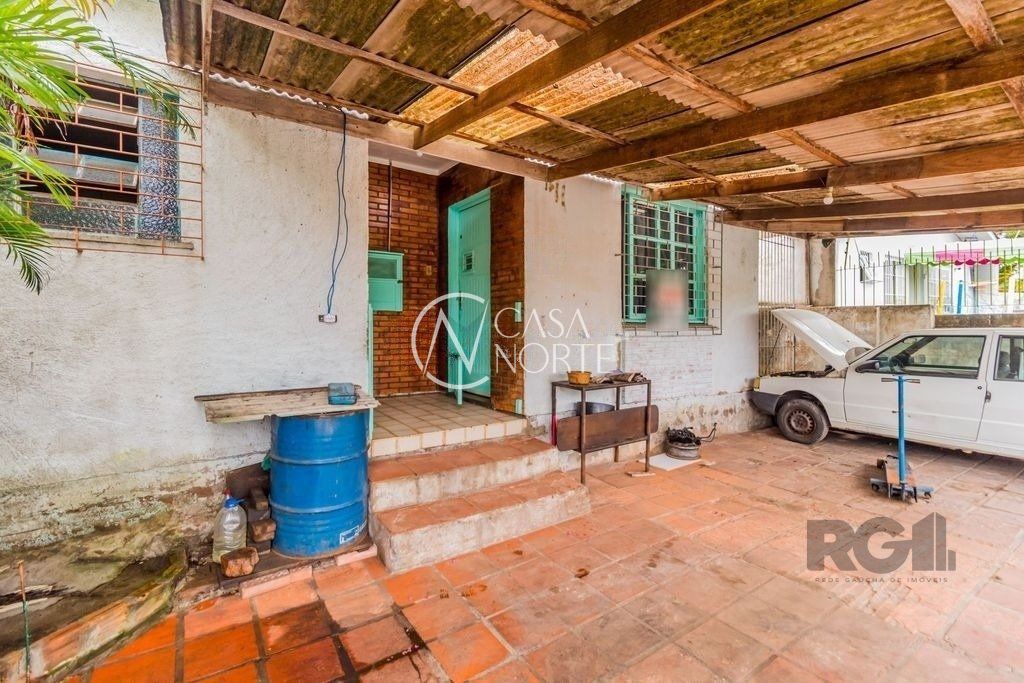 Casa à venda com 2 quartos, 151m², 1 suíte, Rua Guadalajara no bairro Jardim Sabará em Porto Alegre