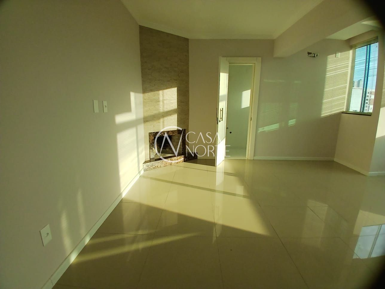 Cobertura à venda com 3 quartos, 156m², 1 suíte, 2 vagas, Rua Domingos Rubbo no bairro Jardim Lindóia em Porto Alegre