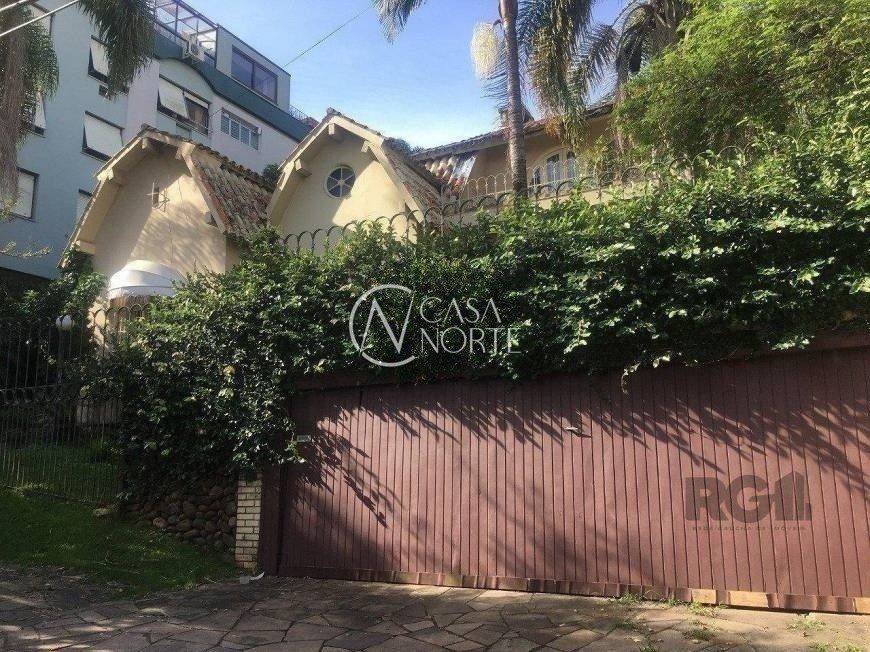 Terreno à venda  com 685m², Rua Pedro Chaves Barcelos no bairro Auxiliadora em Porto Alegre