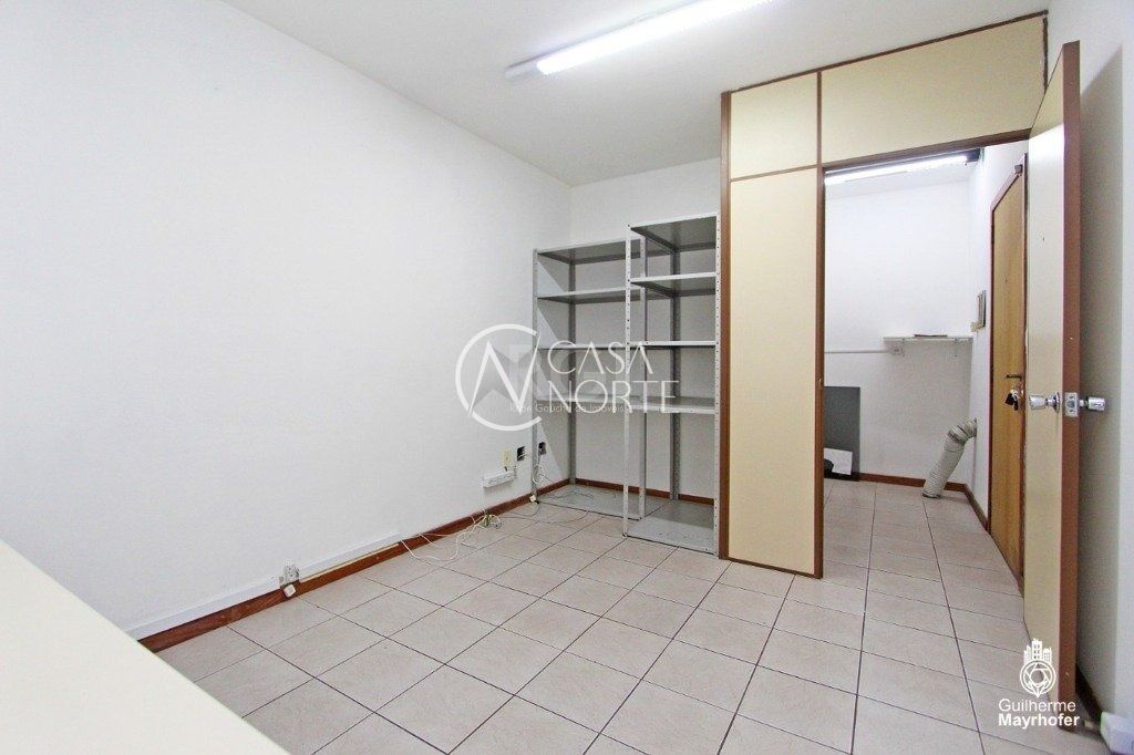 Sala Comercial à venda , 35m², 1 vaga, Rua Jari no bairro Passo da Areia em Porto Alegre