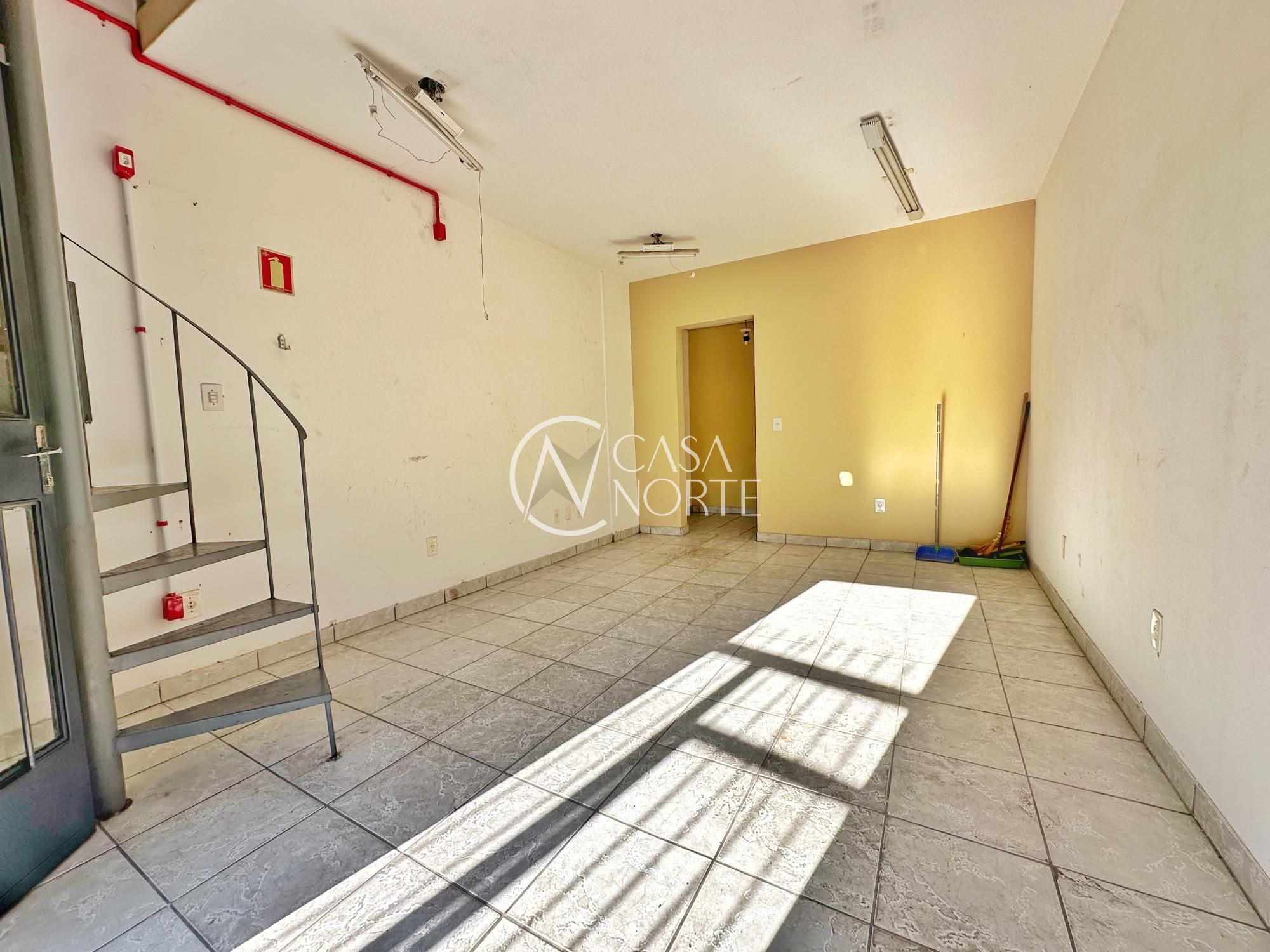 Loja à venda com 2 quartos, 45m², 2 vagas, Avenida Engenheiro Ludolfo Boehl no bairro Teresópolis em Porto Alegre