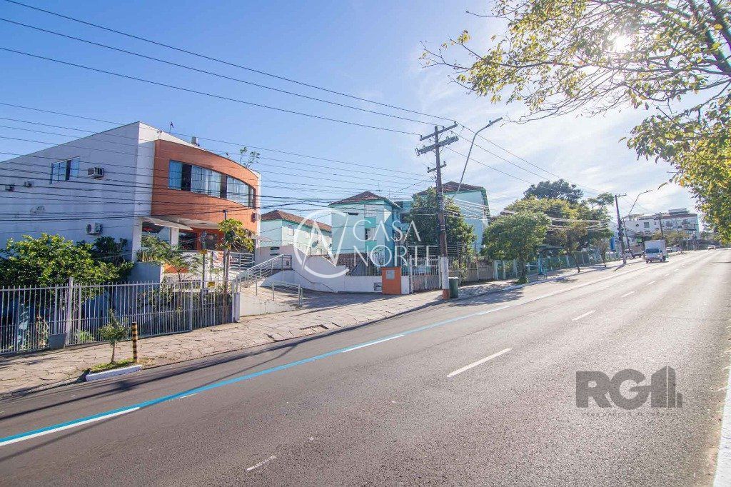 Prédio Comercial à venda , 500m², 7 vagas, Avenida da Cavalhada no bairro Cavalhada em Porto Alegre