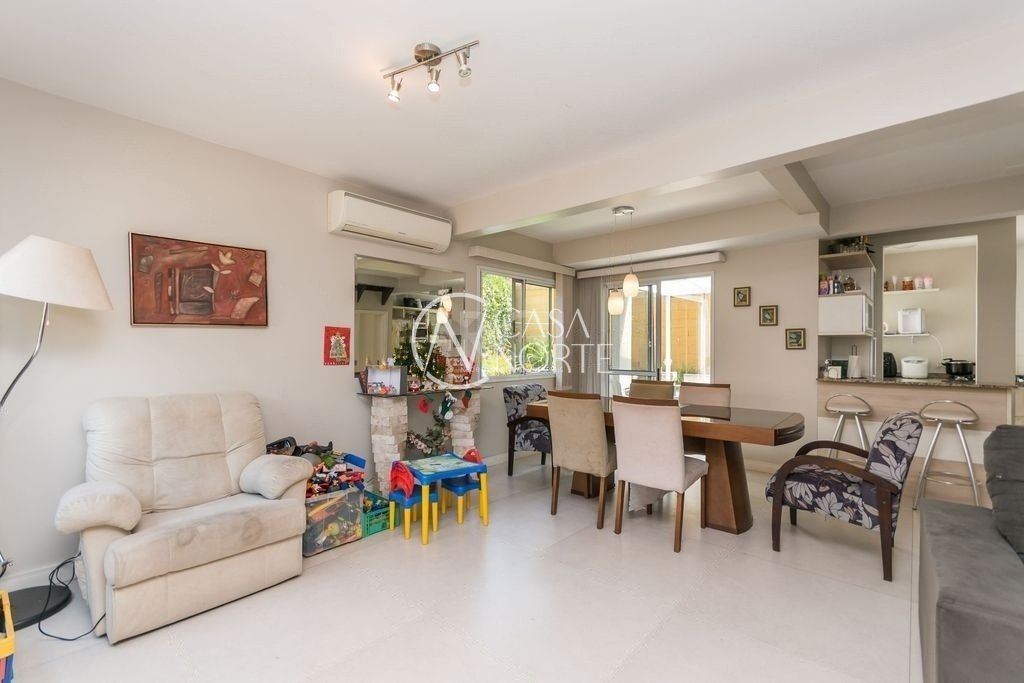 Casa de Condomínio à venda com 3 quartos, 178m², 2 suítes, 2 vagas, Rua Adao Gregory no bairro Mário Quintana em Porto Alegre
