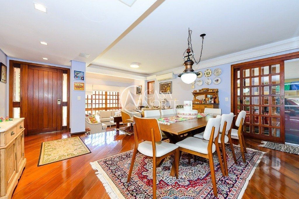 Casa de Condomínio à venda com 4 quartos, 319m², 1 suíte, 2 vagas, Rua Manoel Leao no bairro Pedra Redonda em Porto Alegre