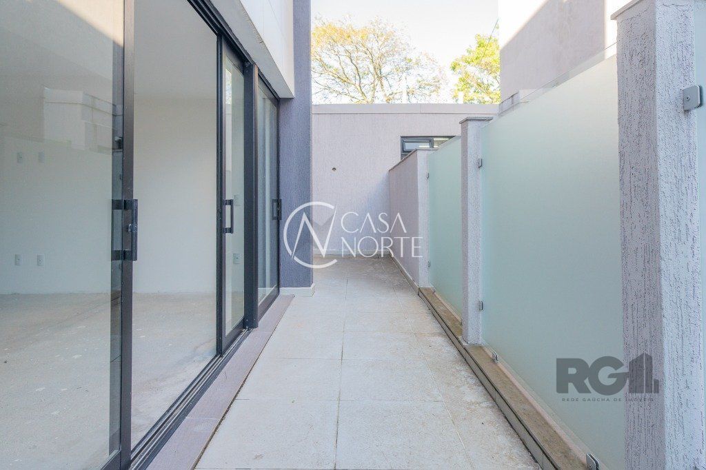 Apartamento à venda com 3 quartos, 136m², 3 suítes, 2 vagas, Rua Costa Lima no bairro Nonoai em Porto Alegre