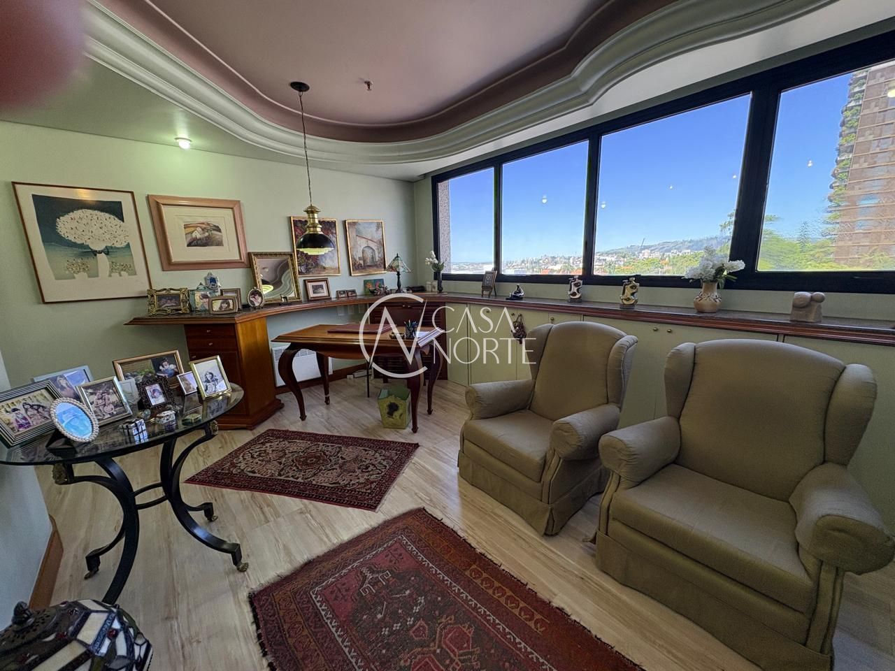 Sala Comercial à venda com 2 quartos, 40m², 2 vagas, Avenida Luiz Manoel Gonzaga no bairro Três Figueiras em Porto Alegre