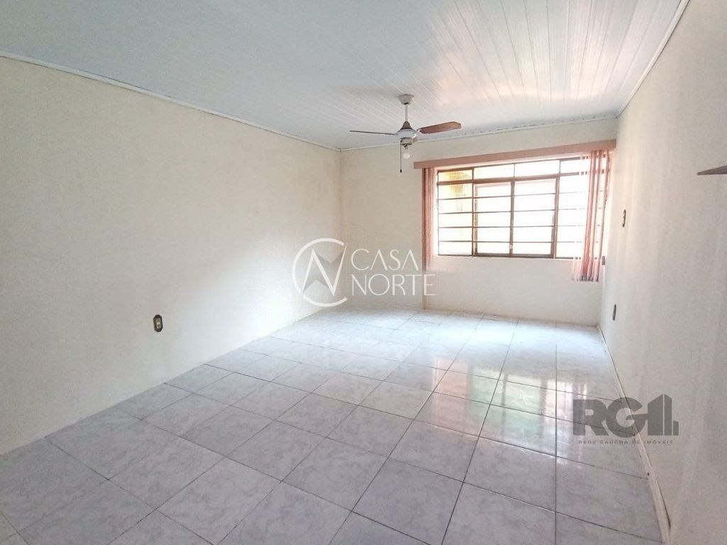 Casa à venda com 2 quartos, 121m², 3 vagas, Avenida Vereador Roberto Landell de Moura no bairro Campo Novo em Porto Alegre