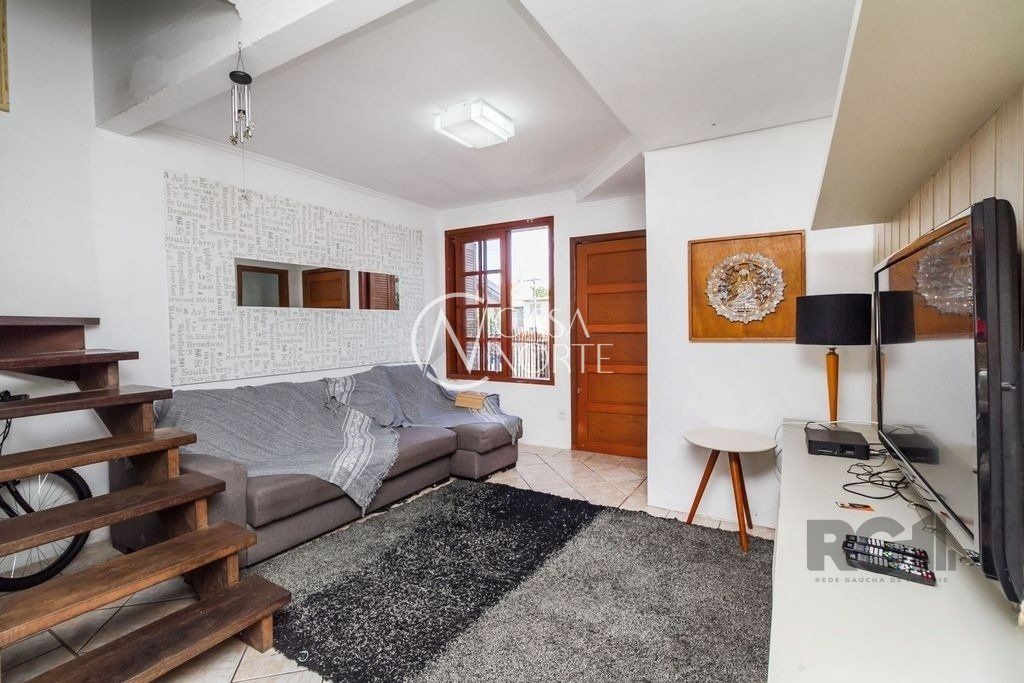 Casa à venda com 3 quartos, 117m², 1 vaga, Rua Doutor Lauro Miguel Sturm no bairro Hípica em Porto Alegre