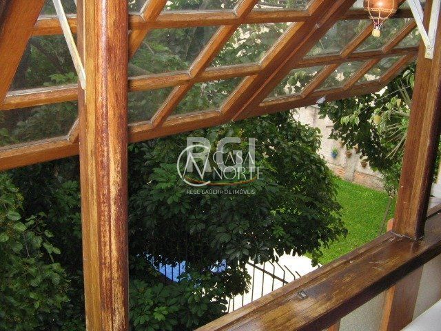 Casa à venda com 3 quartos, 260m², 1 suíte, 7 vagas, Rua Frederico Etzberger no bairro Nonoai em Porto Alegre