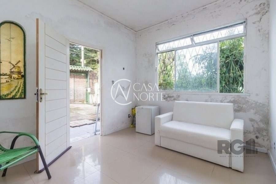 Casa à venda com 4 quartos, 160m², 2 suítes, 2 vagas, Rua Itagibá no bairro Santa Tereza em Porto Alegre