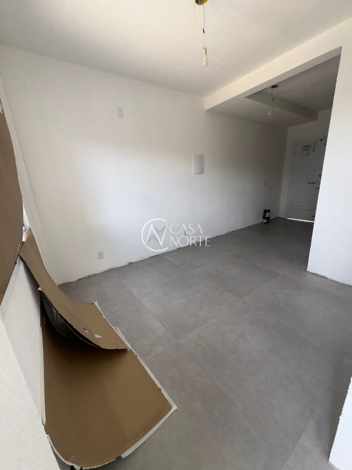 Casa à venda com 2 quartos, 55m², 1 vaga, Rua Seis Mil Cento e Dez no bairro Lomba do Pinheiro em Porto Alegre