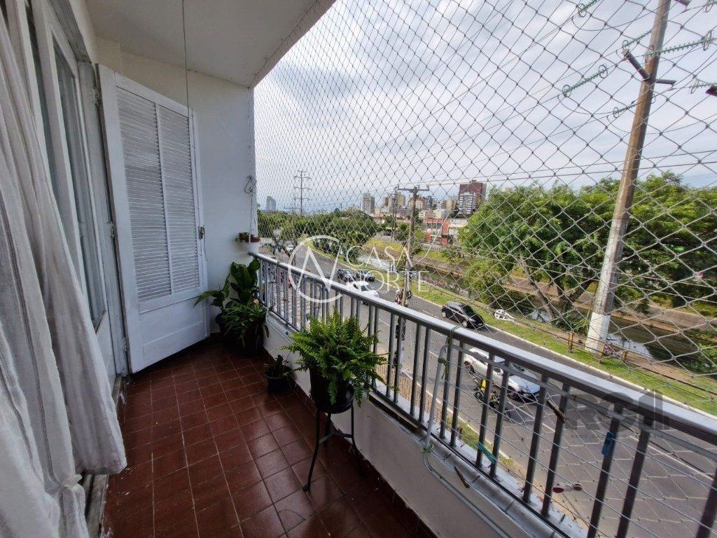 Apartamento à venda com 3 quartos, 139m², 1 suíte, Avenida Ipiranga no bairro Partenon em Porto Alegre