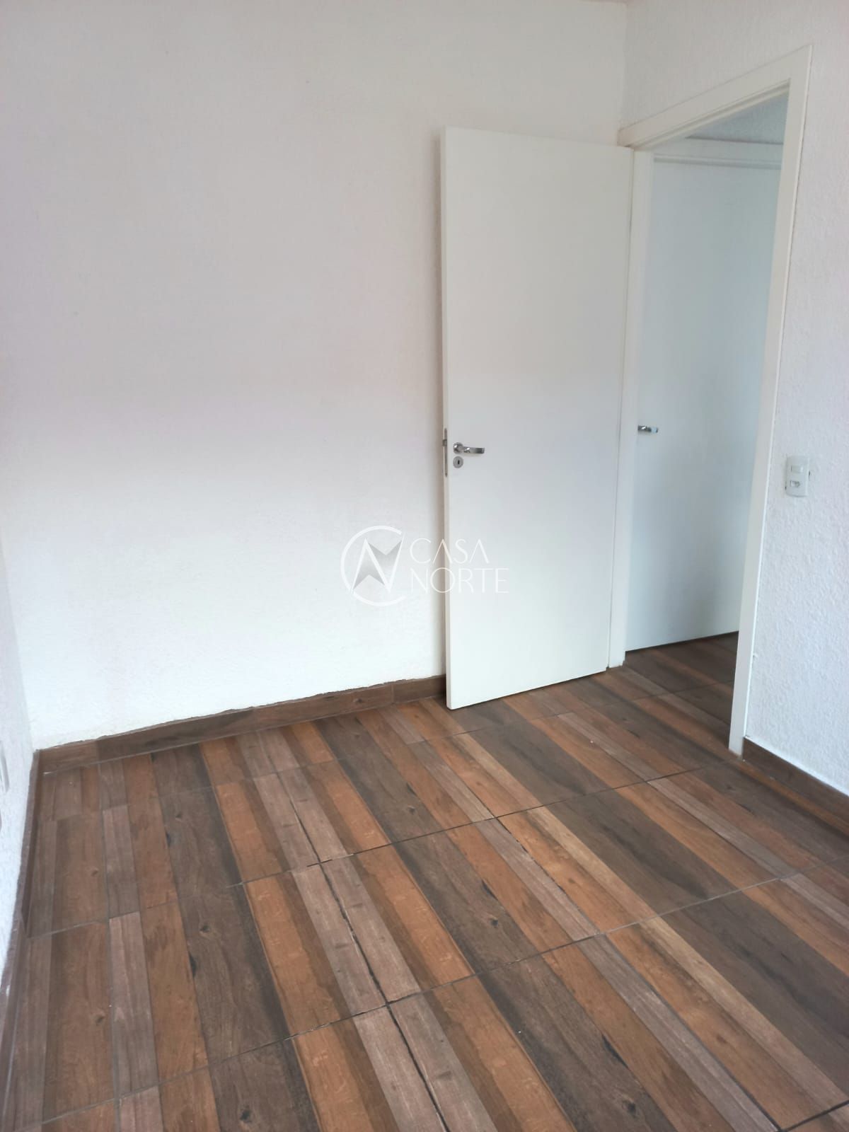 Apartamento à venda com 2 quartos, 40m², 1 vaga, Avenida Juca Batista no bairro Hípica em Porto Alegre