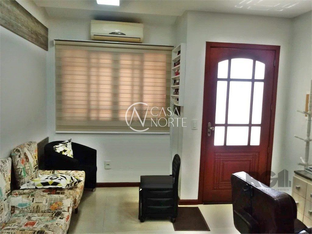 Casa à venda com 3 quartos, 237m², 2 suítes, 2 vagas, Rua Domingos de Abreu no bairro Sarandi em Porto Alegre